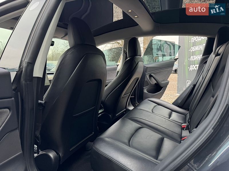Седан Tesla Model 3 2019 в Харкові