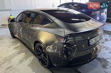 Седан Tesla Model 3 2022 в Львове