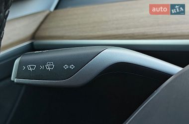 Седан Tesla Model 3 2022 в Львове