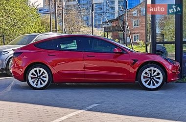 Седан Tesla Model 3 2022 в Львове