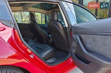 Седан Tesla Model 3 2022 в Львове