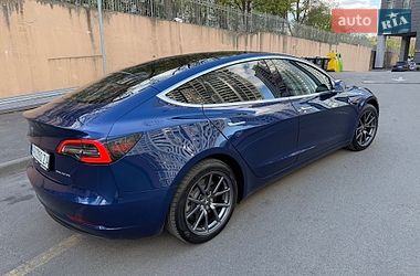 Седан Tesla Model 3 2019 в Киеве