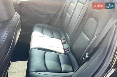 Седан Tesla Model 3 2021 в Киеве