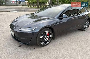 Седан Tesla Model 3 2024 в Дніпрі