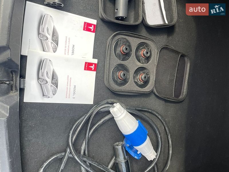 Седан Tesla Model 3 2019 в Тернополі