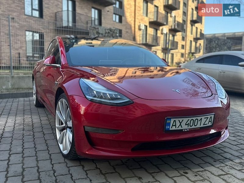 Седан Tesla Model 3 2018 в Ивано-Франковске