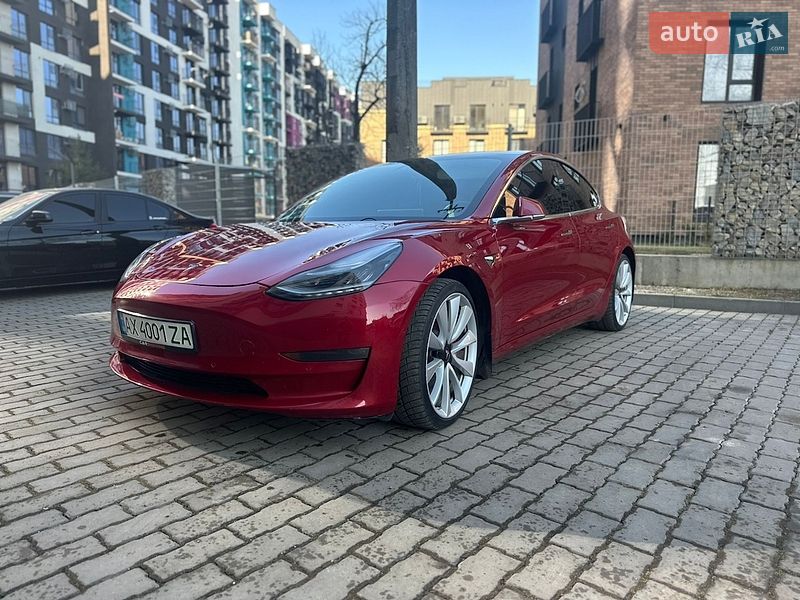 Седан Tesla Model 3 2018 в Ивано-Франковске