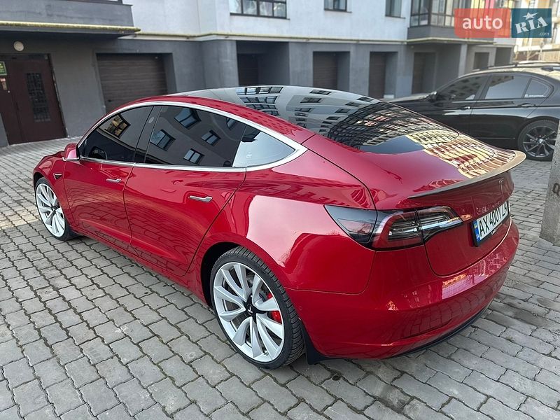 Седан Tesla Model 3 2018 в Ивано-Франковске