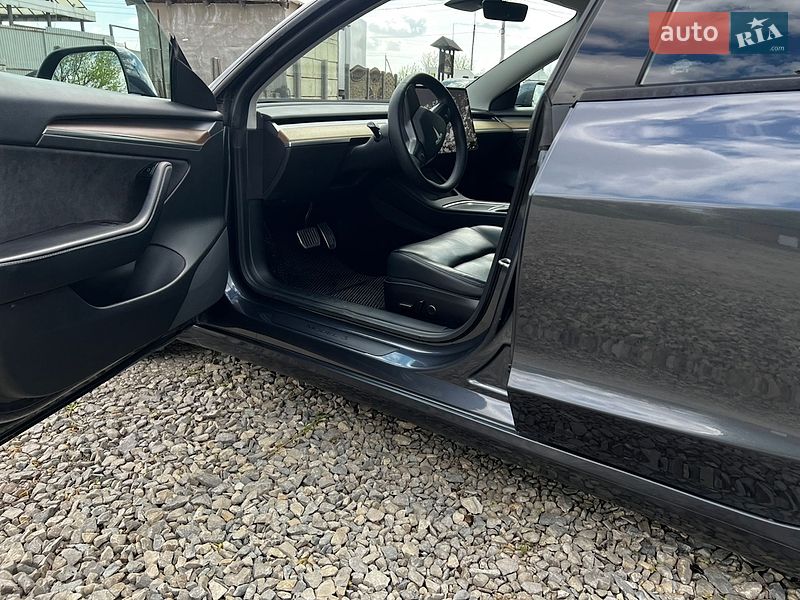 Седан Tesla Model 3 2021 в Ивано-Франковске