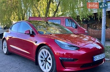 Седан Tesla Model 3 2022 в Львові
