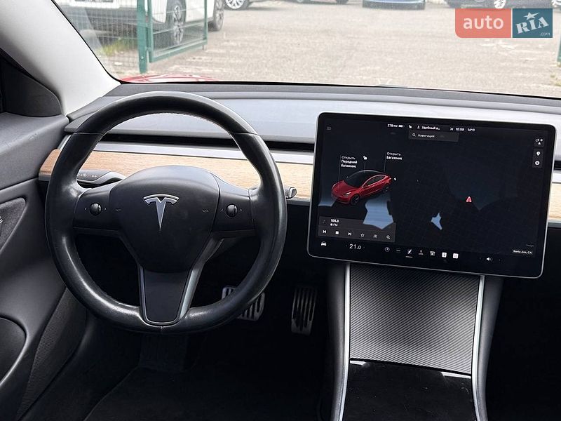 Седан Tesla Model 3 2018 в Одессе