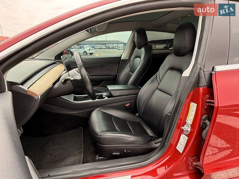 Седан Tesla Model 3 2018 в Одессе