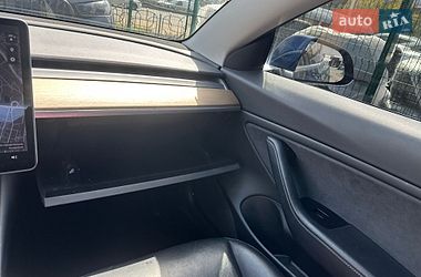 Седан Tesla Model 3 2020 в Киеве