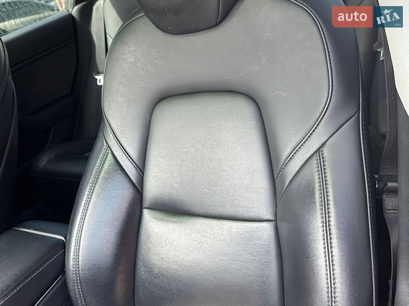 Седан Tesla Model 3 2020 в Киеве