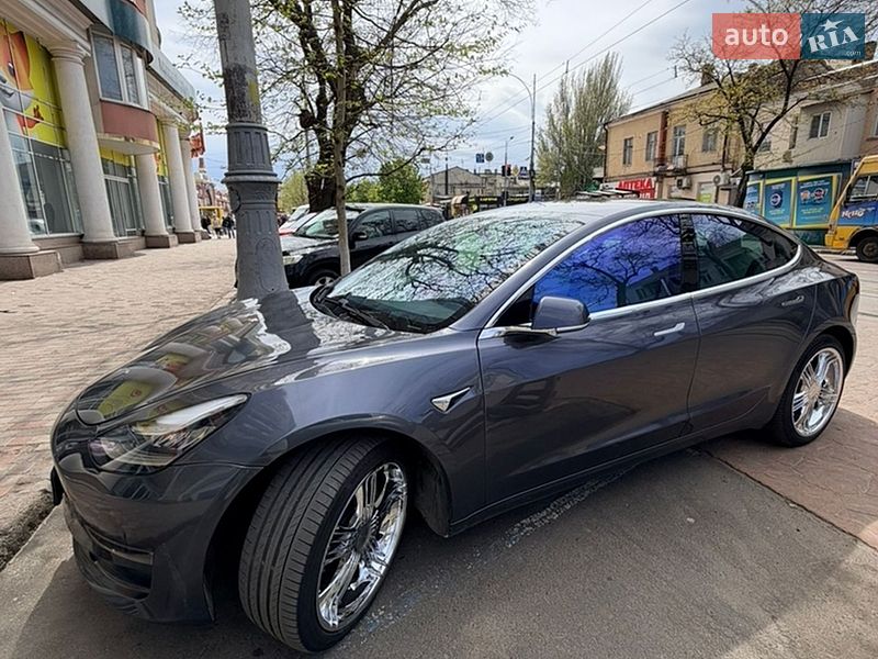 Седан Tesla Model 3 2019 в Одессе