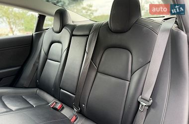 Седан Tesla Model 3 2018 в Львове