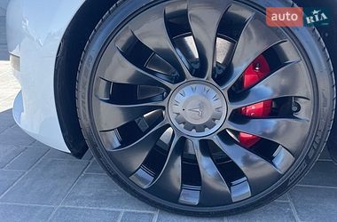 Седан Tesla Model 3 2023 в Луцке