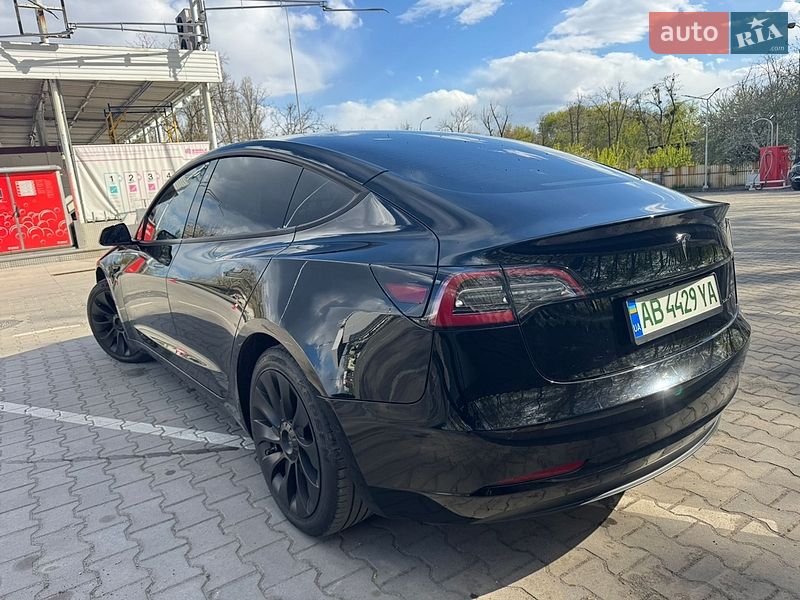 Седан Tesla Model 3 2022 в Виннице