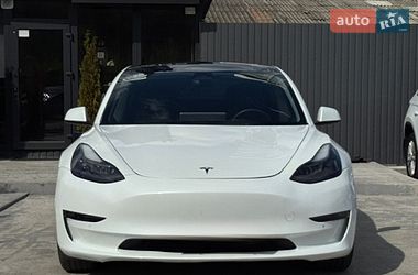 Седан Tesla Model 3 2022 в Киеве