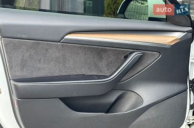 Седан Tesla Model 3 2022 в Киеве