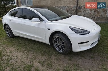 Седан Tesla Model 3 2020 в Кам'янському