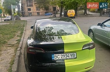 Седан Tesla Model 3 2019 в Львове