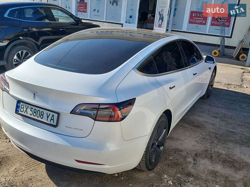 Седан Tesla Model 3 2019 в Хмельницькому