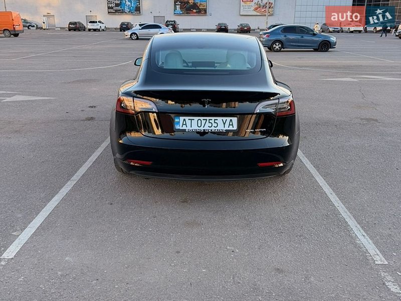 Седан Tesla Model 3 2022 в Ивано-Франковске