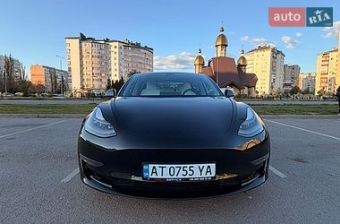 Седан Tesla Model 3 2022 в Ивано-Франковске