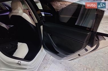 Седан Tesla Model 3 2021 в Львове