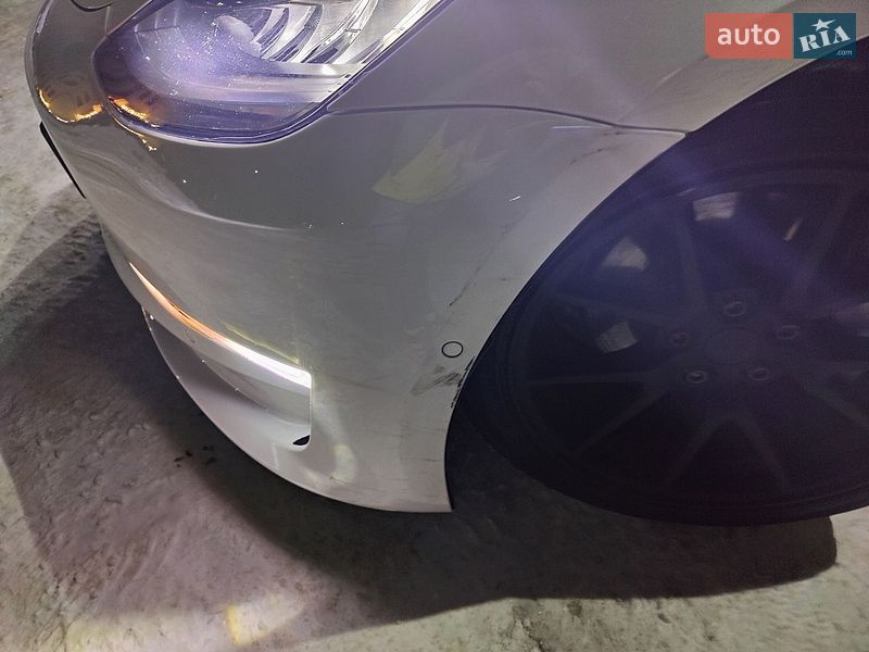 Седан Tesla Model 3 2021 в Львове