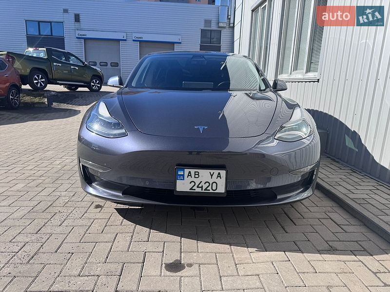 Седан Tesla Model 3 2022 в Виннице
