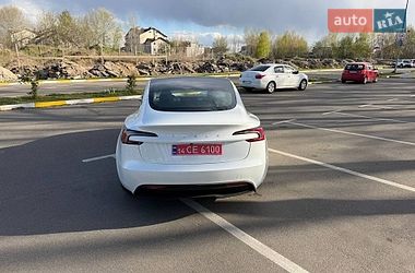 Седан Tesla Model 3 2025 в Киеве