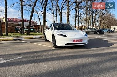 Седан Tesla Model 3 2025 в Киеве
