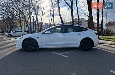 Седан Tesla Model 3 2025 в Киеве