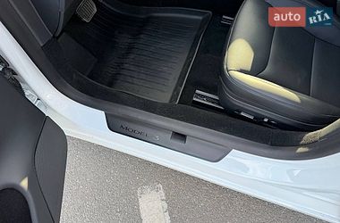 Седан Tesla Model 3 2025 в Киеве