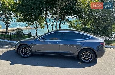 Седан Tesla Model 3 2019 в Одесі