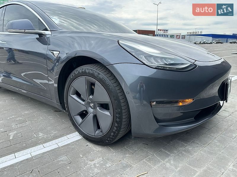 Седан Tesla Model 3 2019 в Одесі