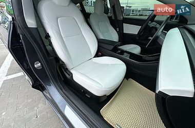 Седан Tesla Model 3 2019 в Одесі