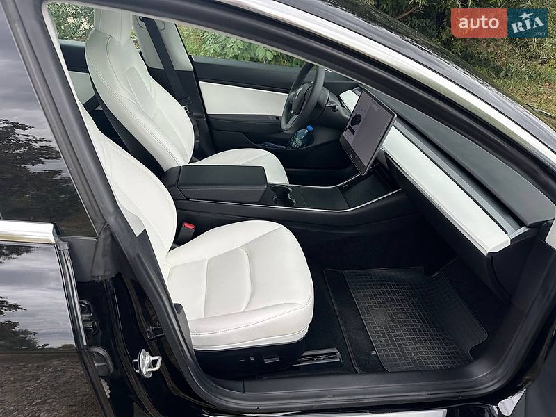 Седан Tesla Model 3 2020 в Харькове