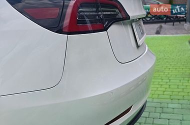Седан Tesla Model 3 2022 в Києві