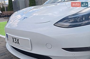 Седан Tesla Model 3 2022 в Києві