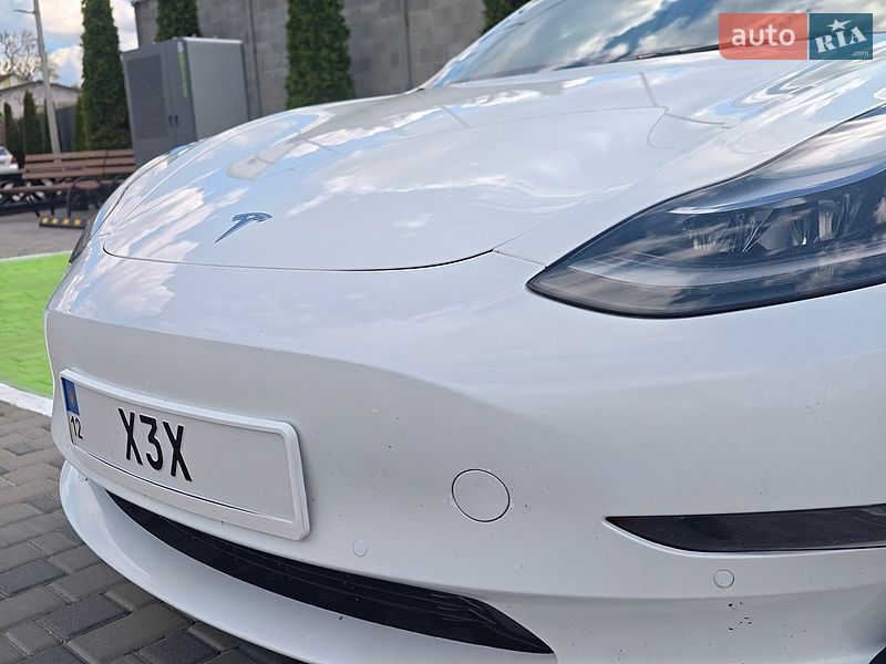 Седан Tesla Model 3 2022 в Києві