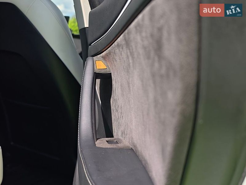Седан Tesla Model 3 2022 в Києві