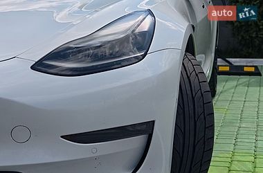 Седан Tesla Model 3 2022 в Києві