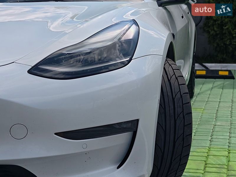 Седан Tesla Model 3 2022 в Києві