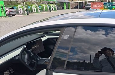 Седан Tesla Model 3 2022 в Києві