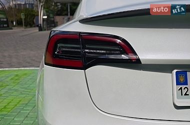 Седан Tesla Model 3 2022 в Києві