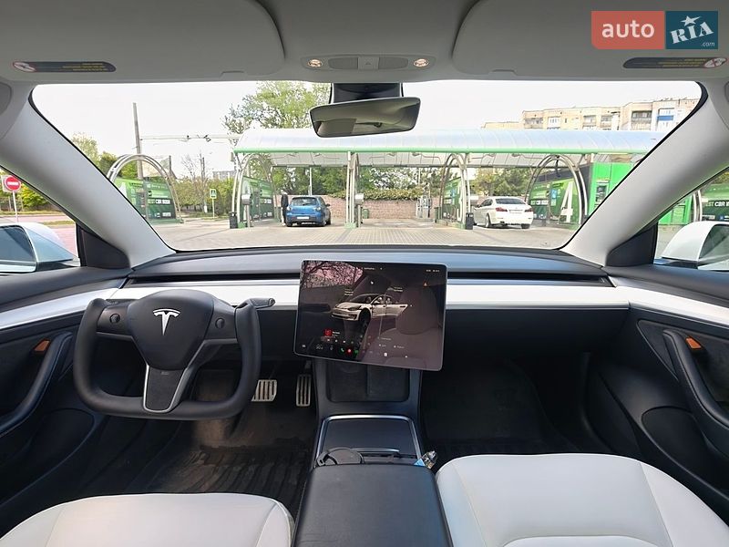 Седан Tesla Model 3 2022 в Києві