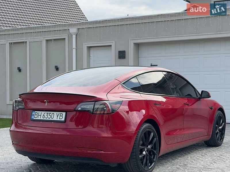 Седан Tesla Model 3 2018 в Одесі